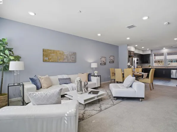 102 Fanuncio Ln, Hayward, CA 94544