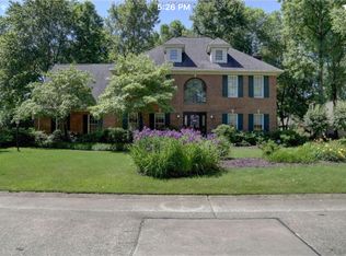 26 Saint Andrews Dr, Hurricane, WV 25526