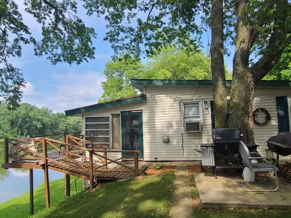 7198 S Rock Nation Rd, Dixon, IL 61021