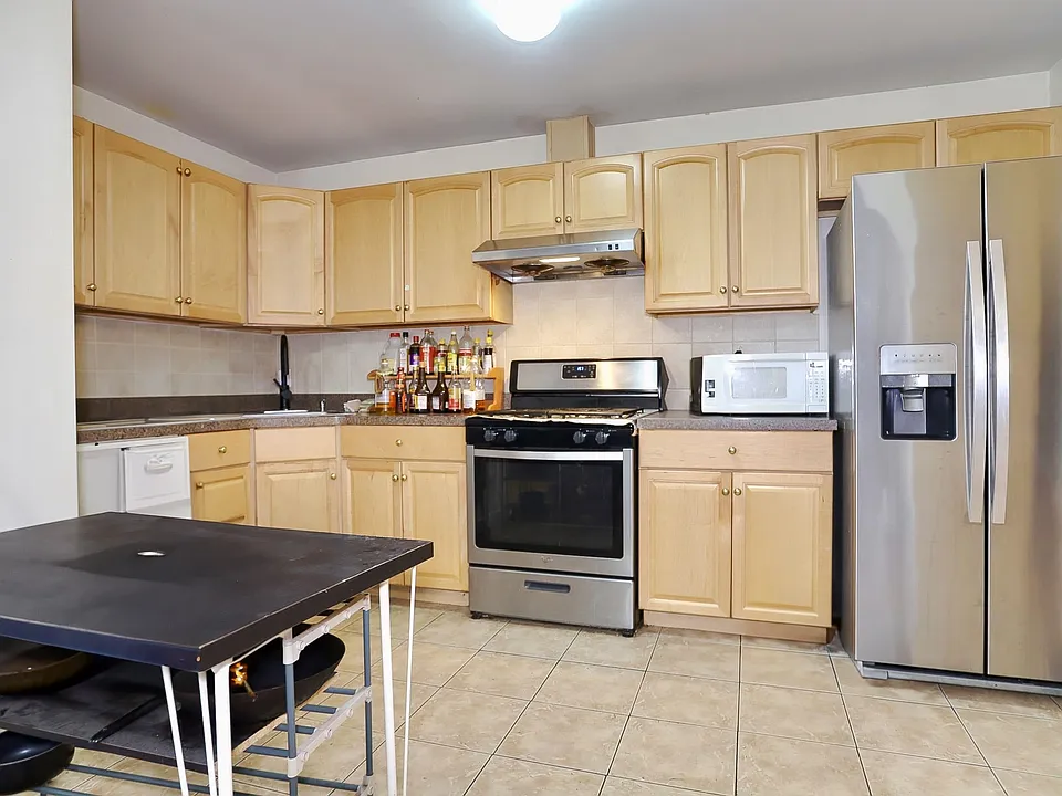 210 New York Ave #2
