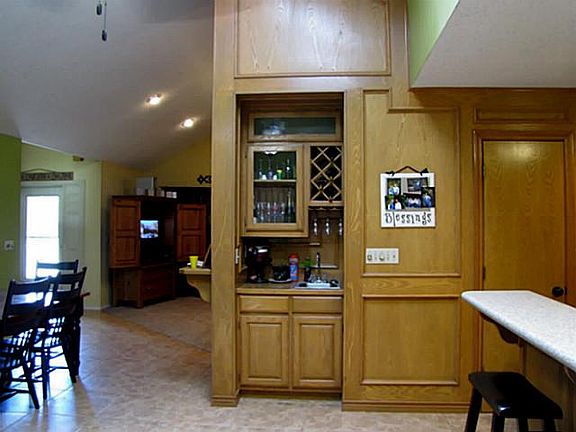 5th image of 103 Hudson Dr