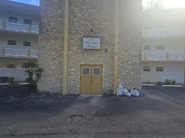 5151 W Oakland Park Blvd #303, Fort Lauderdale, FL 33313