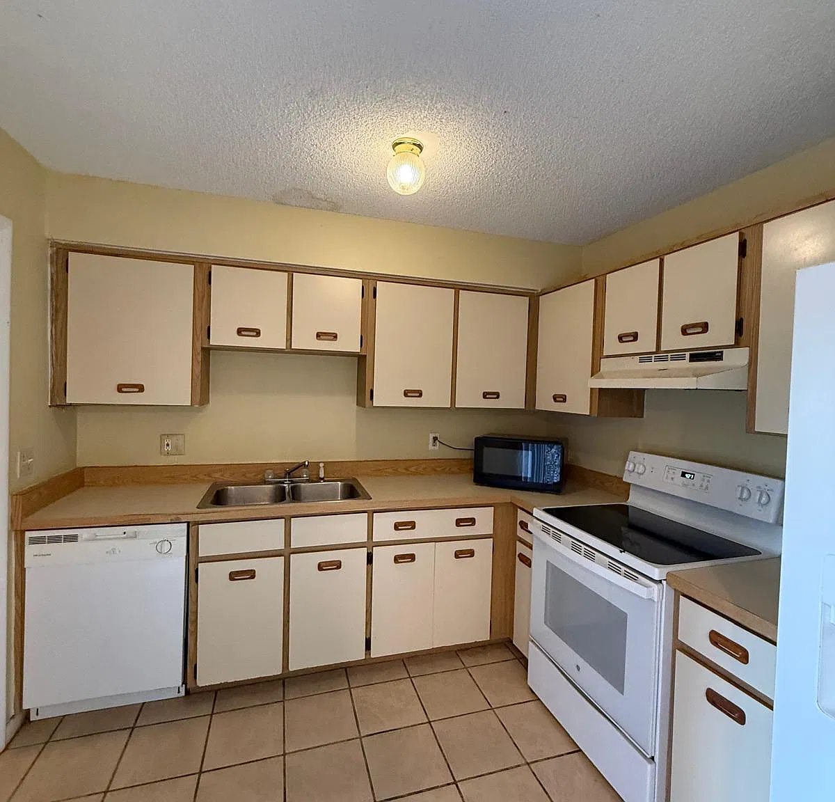 2 bed, 1.5 bath, 966 sqft, $1,450 — Photo 4