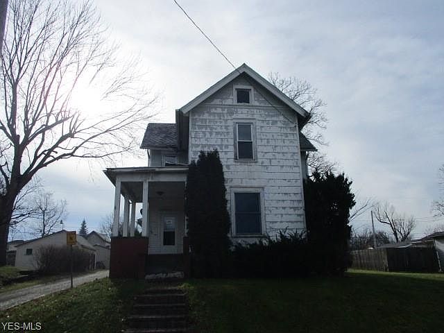 1st image of 487 E 7th St