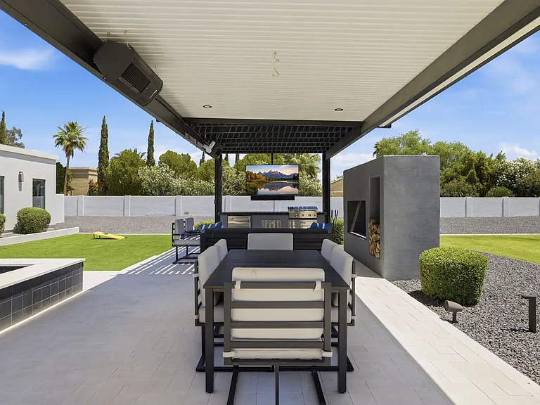 8401 E Cortez St — Photo 39