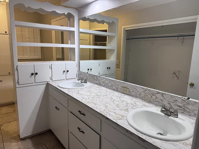 2118 Westbrook Ave — Photo 12