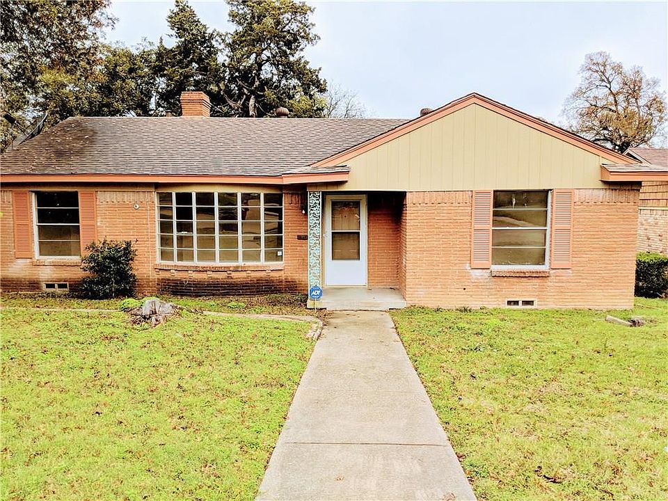 1st image of 805 Oak Park Dr