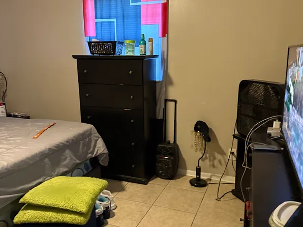 3725 N Garrison St, Tampa, FL 33619