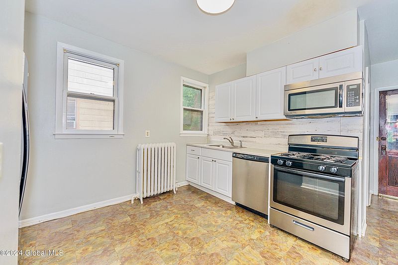 4th image of 609 Park Avenue
