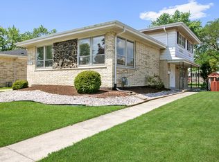 10824 S Kilbourn Ave, Oak Lawn, IL 60453