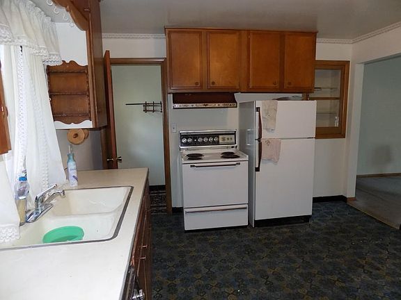 3rd image of 1627 N Park St