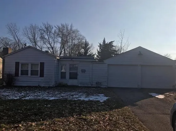 331 Superior Ave, Machesney Park, IL 61115