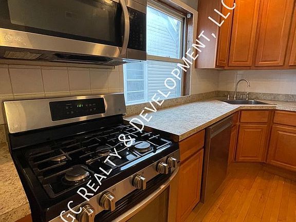3rd image of 4155 N Marmora Ave #2