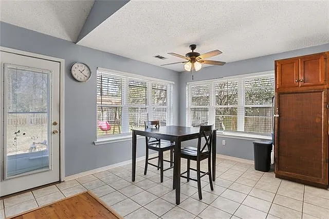 542 Driftwood Cir — Photo 4