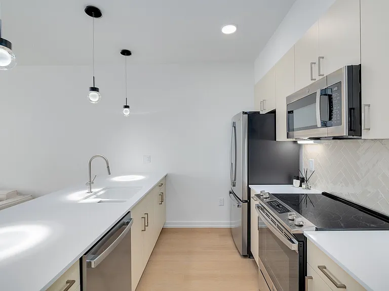 1833 N Hope St — Photo 23