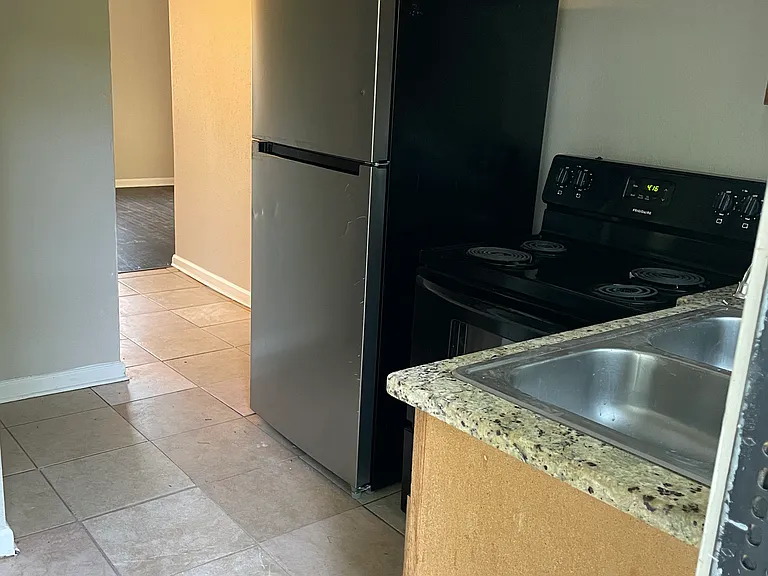 8 Stafford St SW — Photo 8