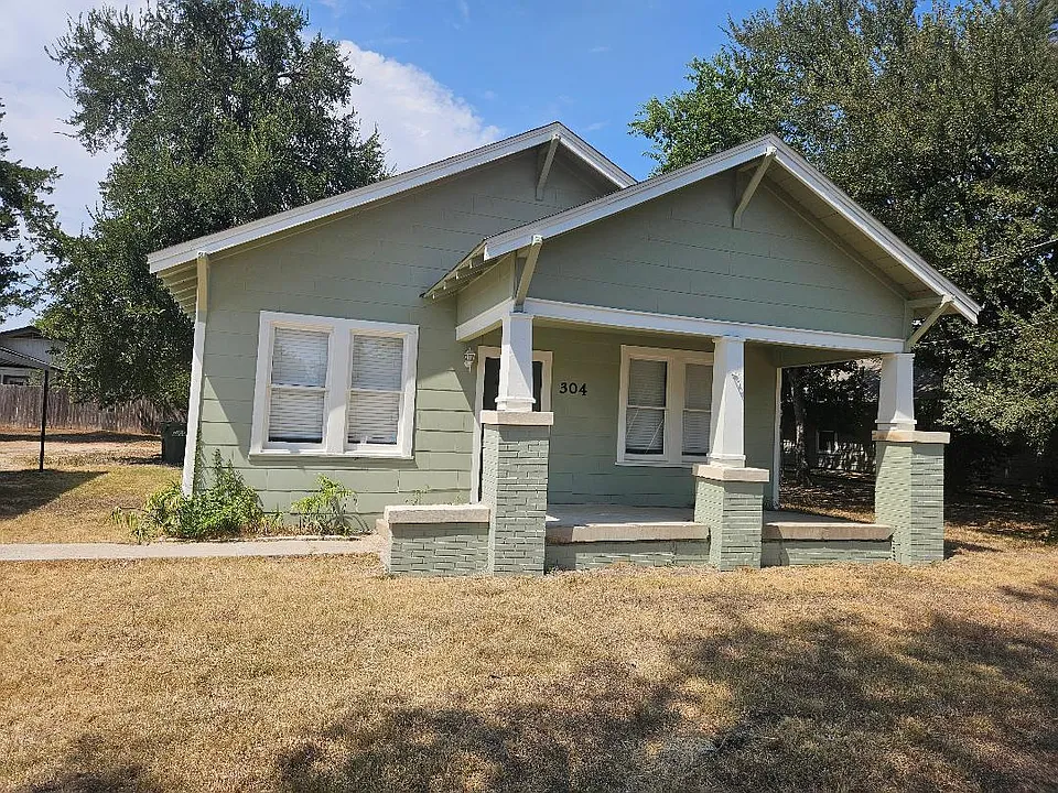304 W Metcalfe St