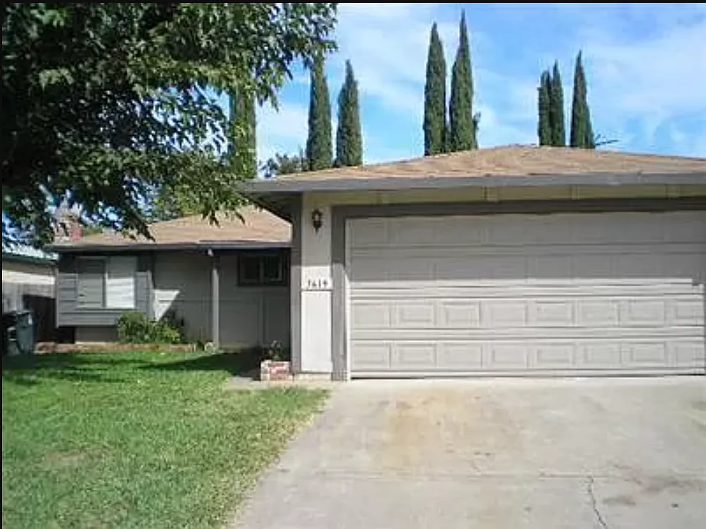 3619 Lyra St photo 1