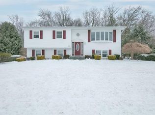 222 Betsy Ross Dr, Orangeburg, NY 10962