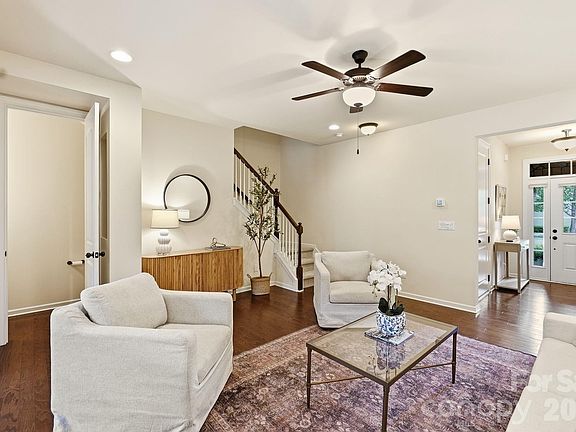 5th image of 9411 Glenburn Ln