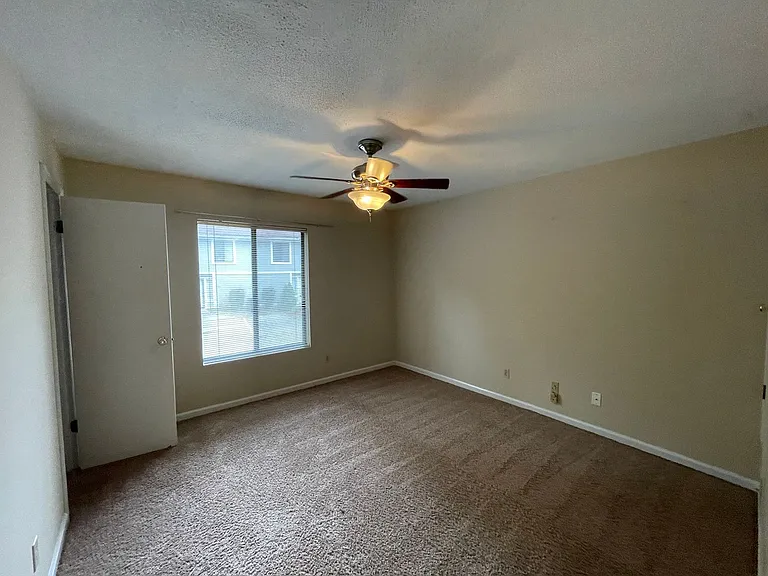 3234 W Wimbledon Dr — Photo 10