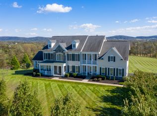 13282 April Cir, Lovettsville, VA 20180