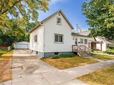 1107 10th St S, Fargo, ND, 58103