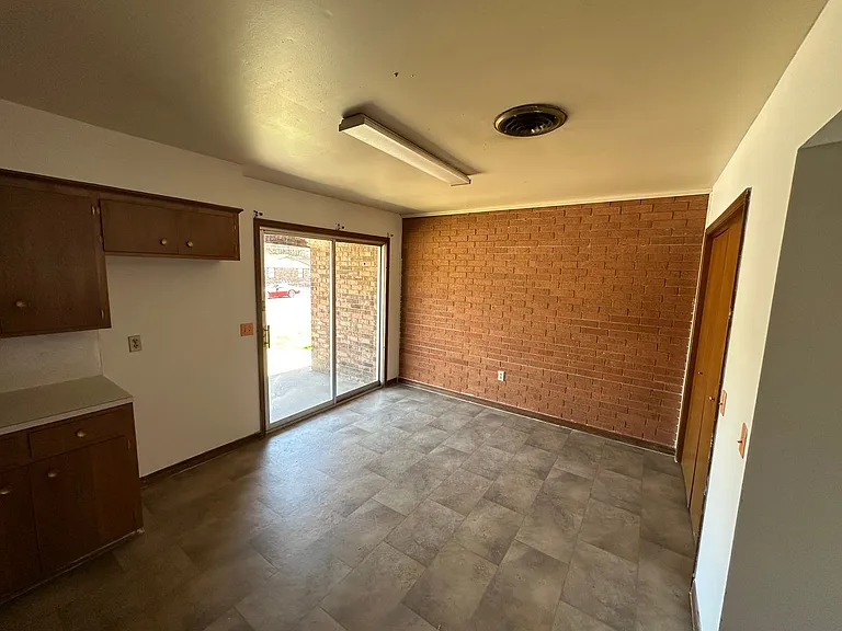 400 N Inglewood Ave — Photo 4