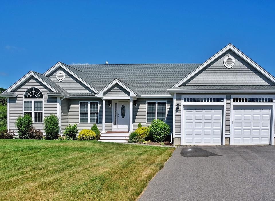 1st image of 7 Deerfield Dr
