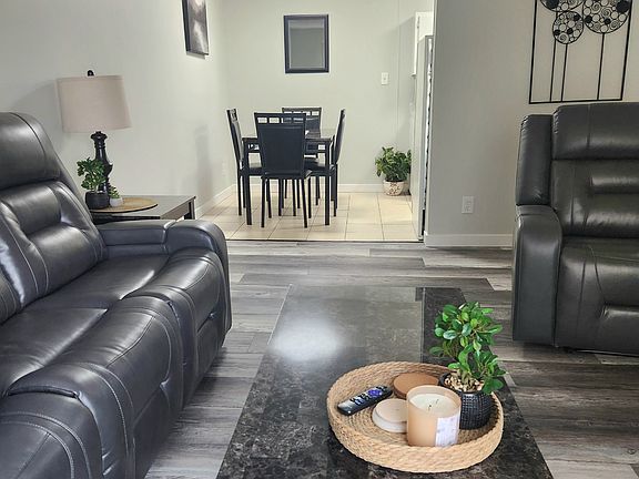 4th image of 3811 54th Ave #303