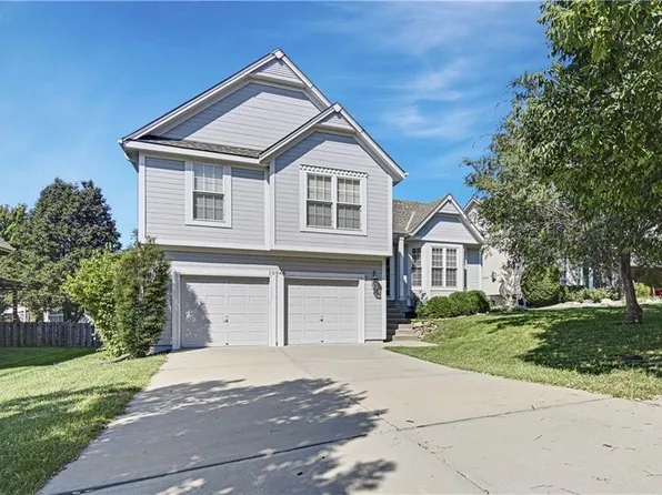 10948 S Langley St, Olathe, KS 66061