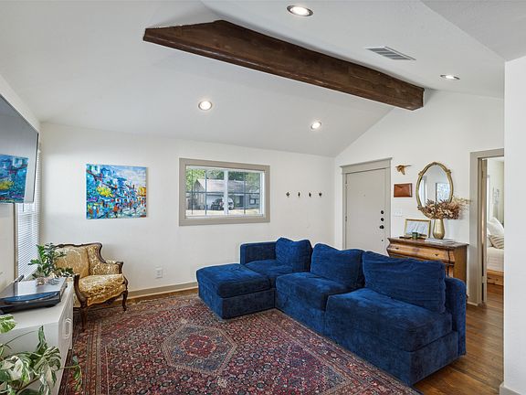 5th image of 2624 Ryan Ave