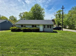1534 Hubbard Rd, Madison, OH 44057