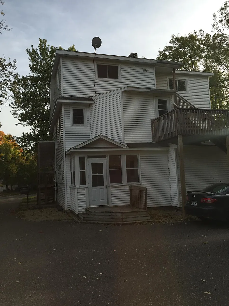 Building Photo - 563 W 4th St #3