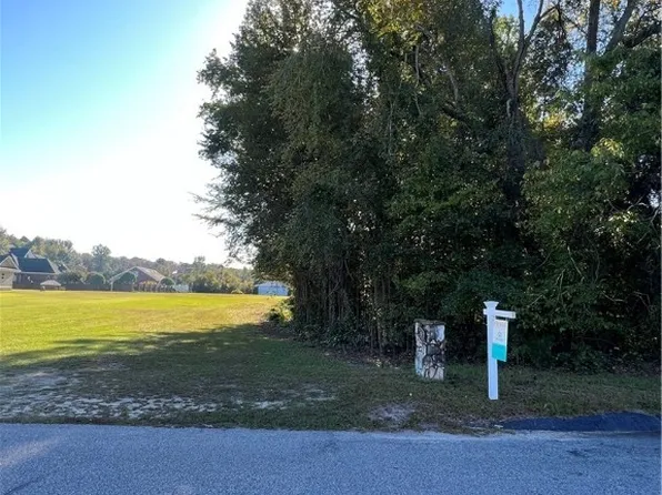 3990 Final Approach Dr, Eastover, NC 28312
