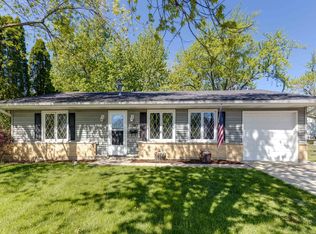 1249 Hassell Cir, Hoffman Estates, IL 60169