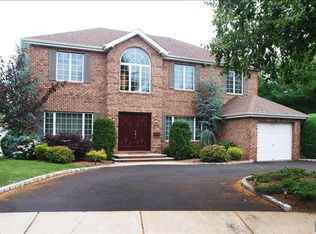 502 Highland Ct, Paramus, NJ 07652