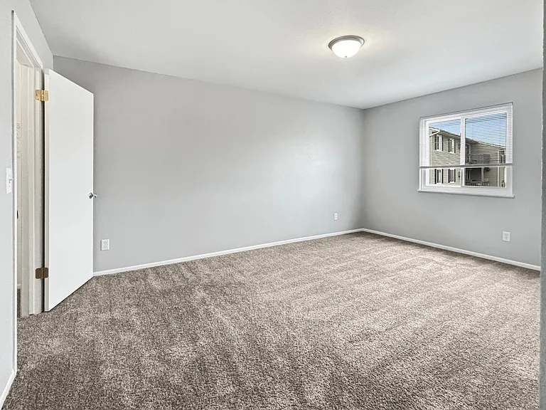 1018 Abbey Ct #6 — Photo 7