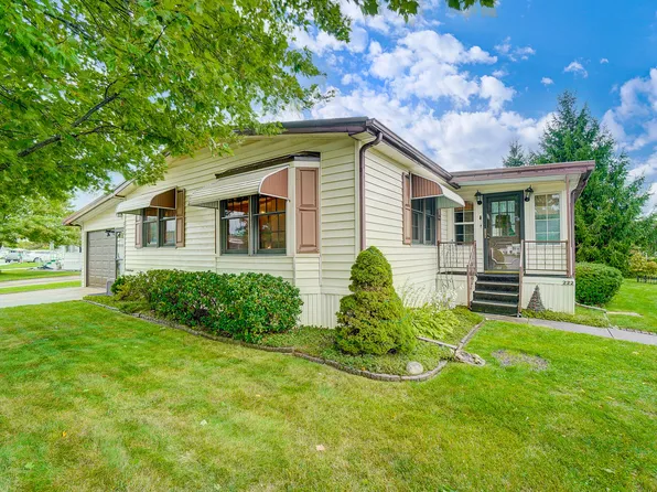 222 Western Dr, Medway, OH 45341