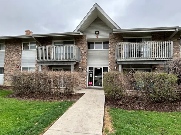 16W505 Mockingbird Ln APT 207, Willowbrook, IL 60527