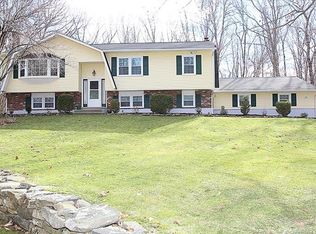 38 Cornish Woods Rd, Madison, CT 06443
