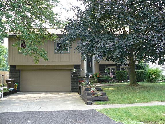 2nd image of 3770 Louise St