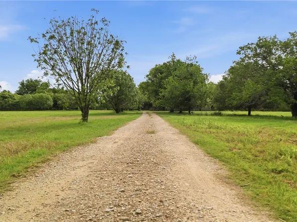 1301 Sea Willow Dr, Marion, TX 78124