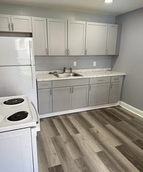 110 Elm St — Photo 1