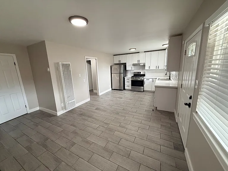 3164 Mission Dr — Photo 4