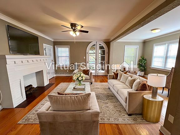 3rd image of 7334 Pershing Ave #1