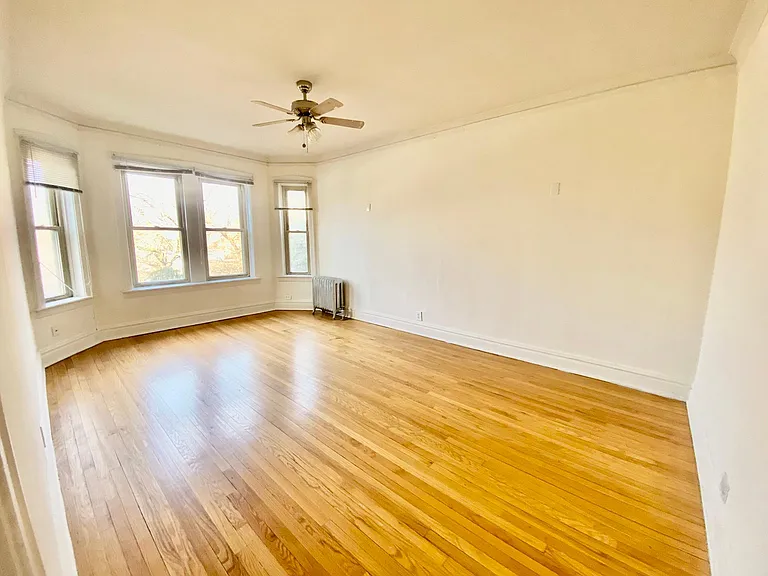 4805 1/2 N Hermitage Ave #3E — Photo 2