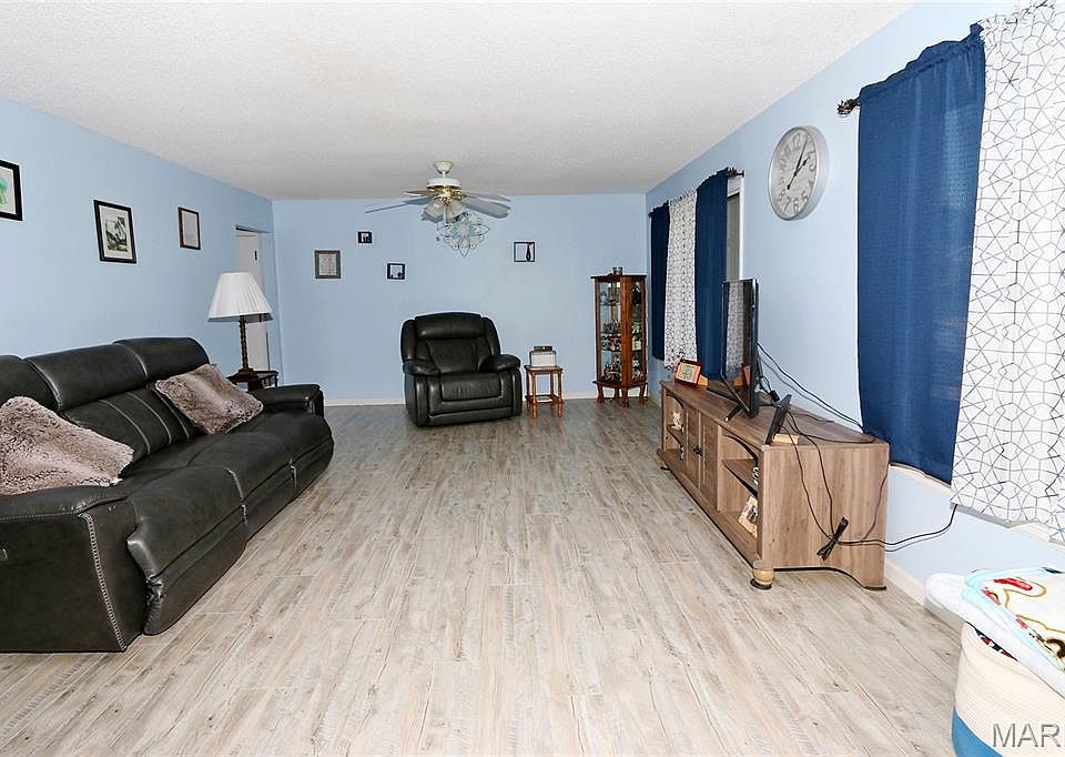 6726 Christina Marie Ln, Hazelwood, MO 63042 | Zillow