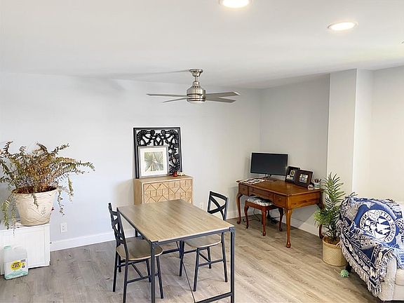 2nd image of 1600 SE 15th St APT 408