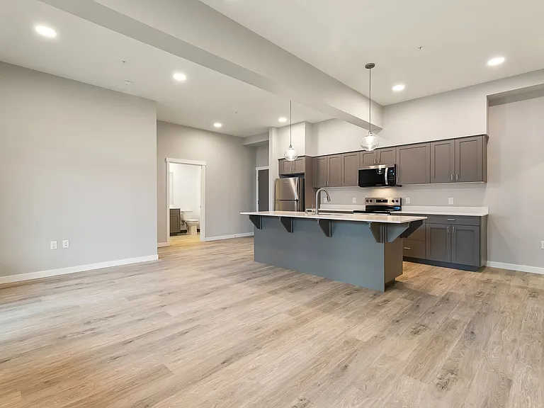 City Gate Apartments — Photo 84